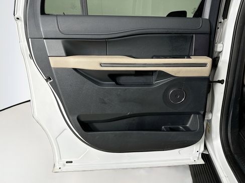 Used 2024 Ford Expedition Max XLT image 26