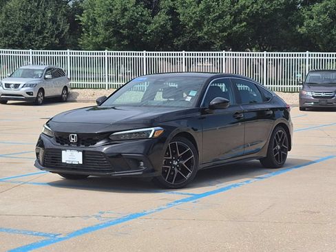 Used 2023 Honda Civic Sport Touring image 2