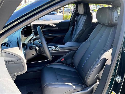 New 2026 Cadillac Lyriq Luxury w/ LPO, Floor Liner Package AWD/4WD image 9