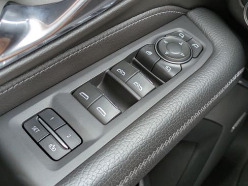 Used 2024 GMC Yukon XL Denali AWD/4WD image 22