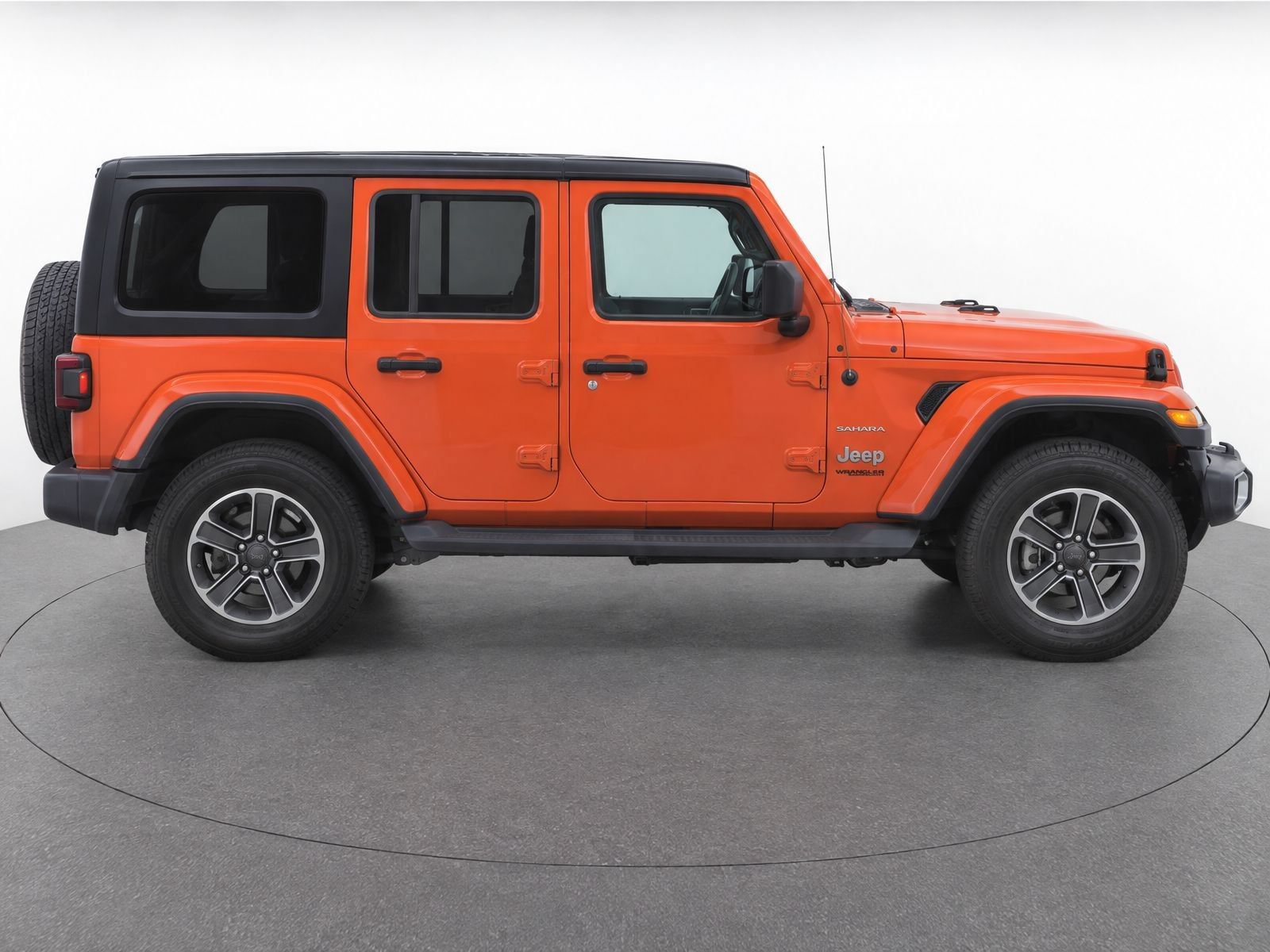 Used 2023 Jeep Wrangler Unlimited Sahara AWD/4WD image 8