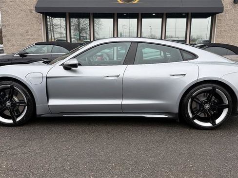 Used 2022 Porsche Taycan 4S image 2