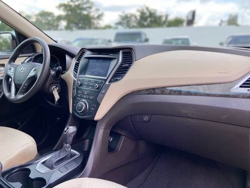 Used 2017 Hyundai Santa Fe Sport FWD image 17