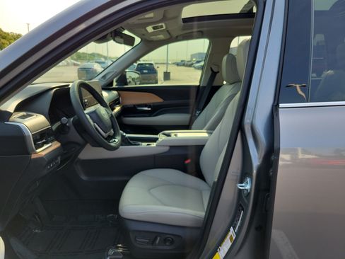 Certified 2025 Toyota Grand Highlander AWD Hybrid image 19
