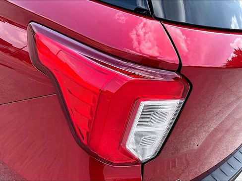Certified 2023 Ford Explorer XLT AWD/4WD image 29