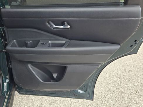 Used 2023 Nissan Pathfinder SL image 11