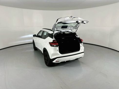 Used 2024 Nissan Kicks SR w/ SR Premium Package FWD image 24