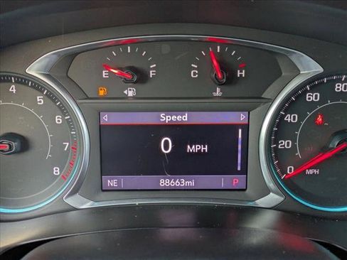 Used 2020 Chevrolet Traverse LT image 11