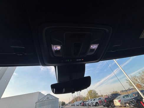 Used 2023 GMC Sierra 1500 AT4 w/ Technology Package image 6