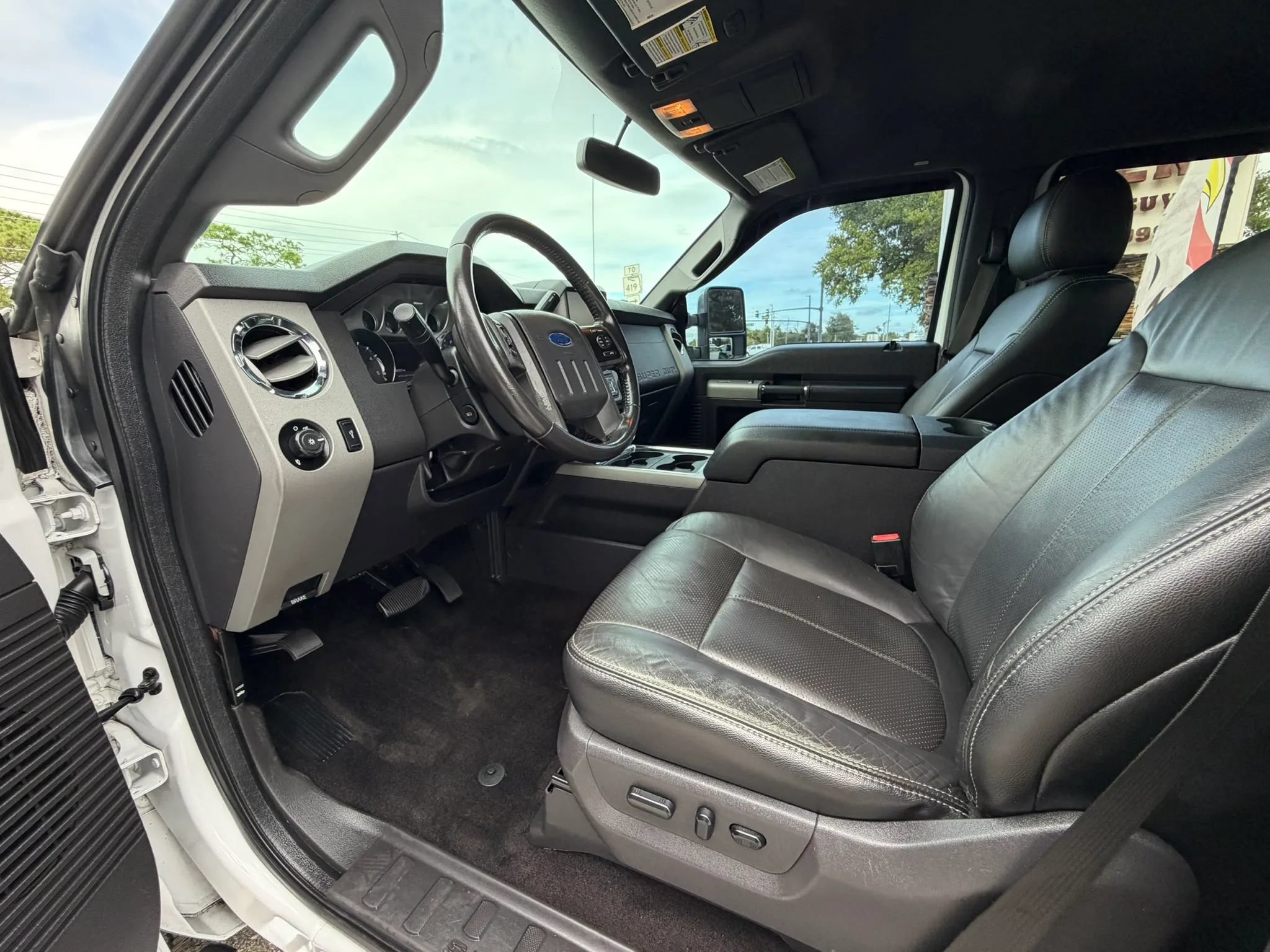 Used 2015 Ford F250 Lariat w/ Chrome Package AWD/4WD image 8