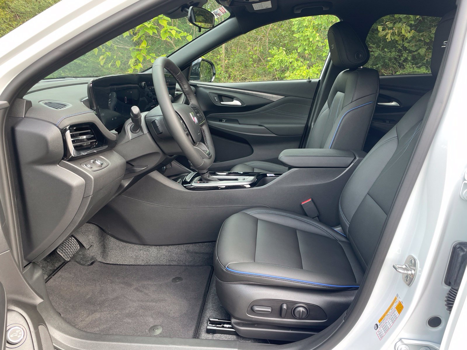 New 2026 Buick Envista Sport Touring w/ Convenience I Package FWD image 18