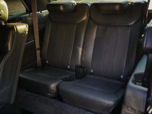 Used 2023 Land Rover Range Rover Long Wheelbase SE image 24