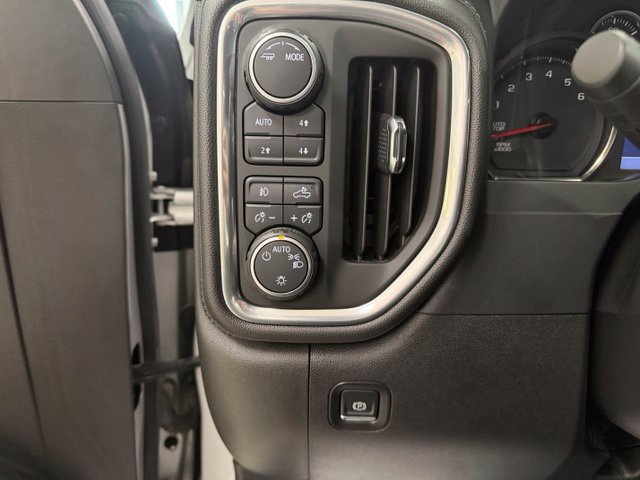 Used 2020 Chevrolet Silverado 1500 LT Trail Boss AWD/4WD image 15