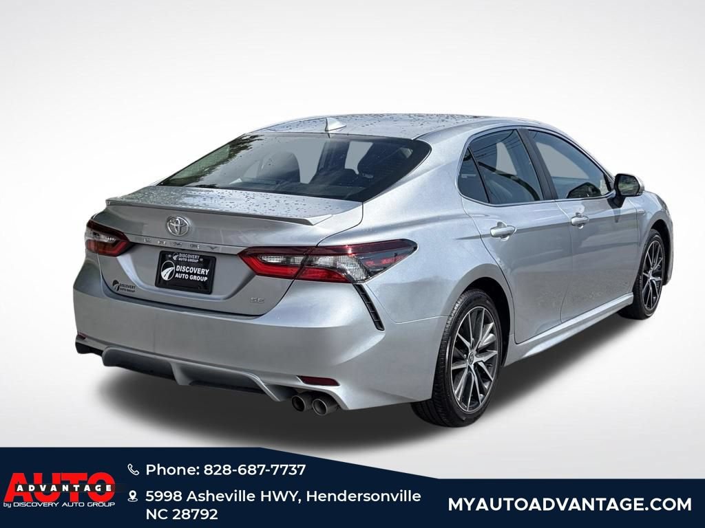 Used 2024 Toyota Camry SE FWD image 3