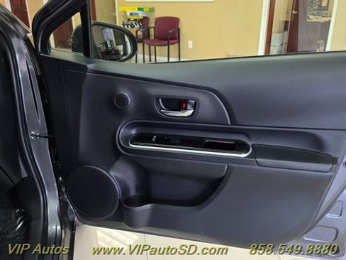 Used 2016 Toyota Prius C Two FWD image 12