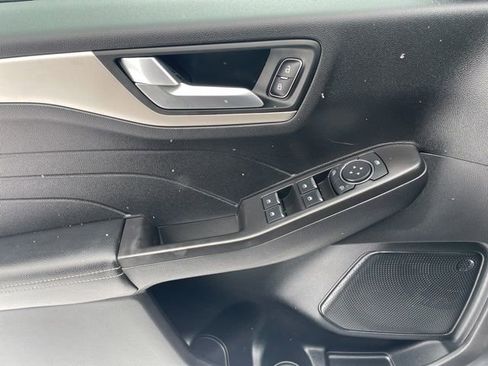 Used 2021 Ford Escape SEL image 18