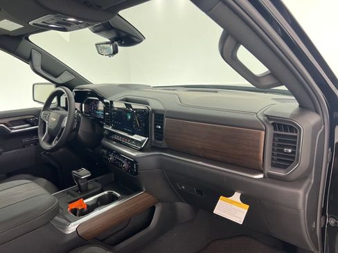 New 2026 Chevrolet Silverado 1500 High Country w/ Technology Package AWD/4WD image 26