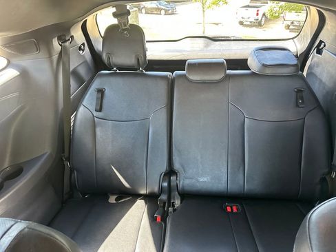Used 2023 Toyota Sienna XSE FWD image 21