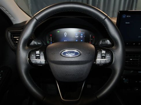 Used 2025 Ford Escape SE w/ Class II Trailer Tow Package FWD image 11