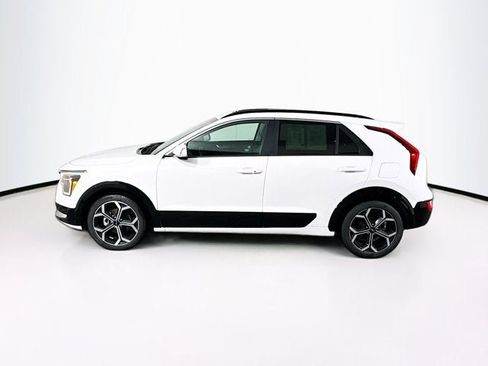 Certified 2023 Kia Niro EX Touring image 8