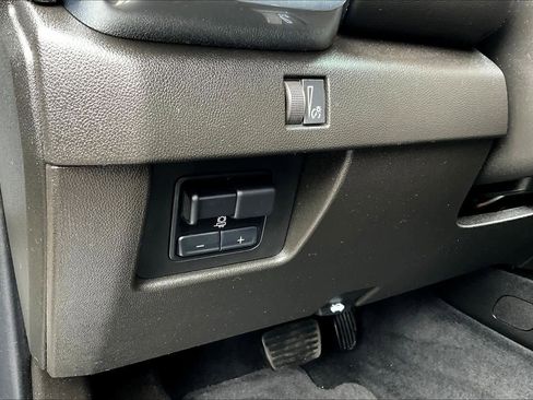 Used 2023 GMC Canyon Elevation w/ Convenience Package AWD/4WD image 32