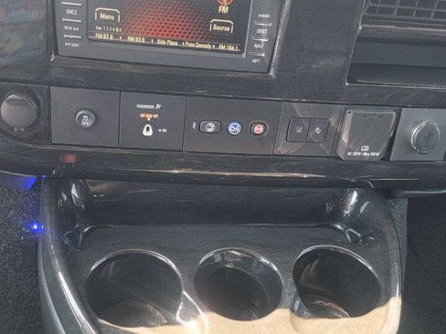 Used 2021 GMC Savana 2500 w/ Enhanced Convenience Package image 10