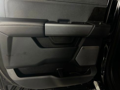 Used 2025 Ford F350 Lariat w/ Black Appearance Package image 29