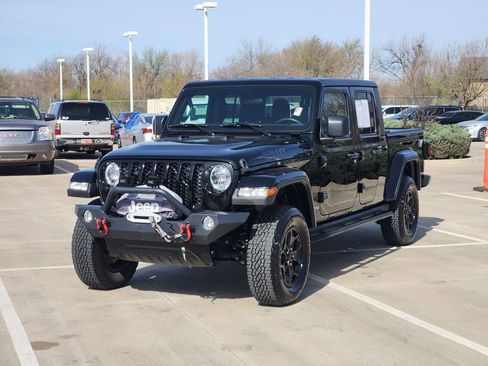 Used 2021 Jeep Gladiator Sport image 3