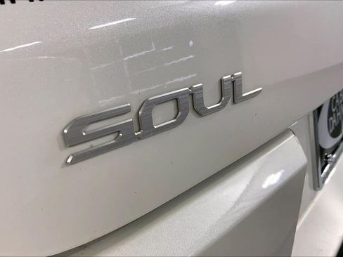 Certified 2025 Kia Soul LX w/ LX Technology Package FWD image 8