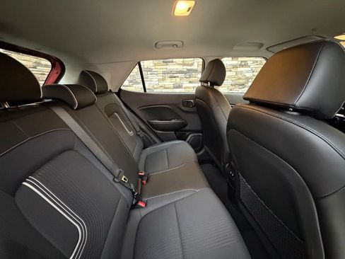 Used 2024 Hyundai Venue Limited image 30