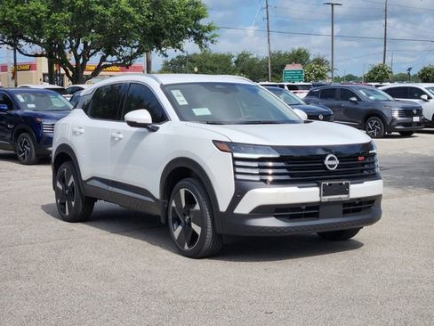 New 2025 Nissan Kicks SR image 2