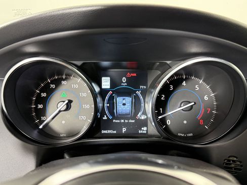 Used 2017 Jaguar F-PACE R-Sport image 19