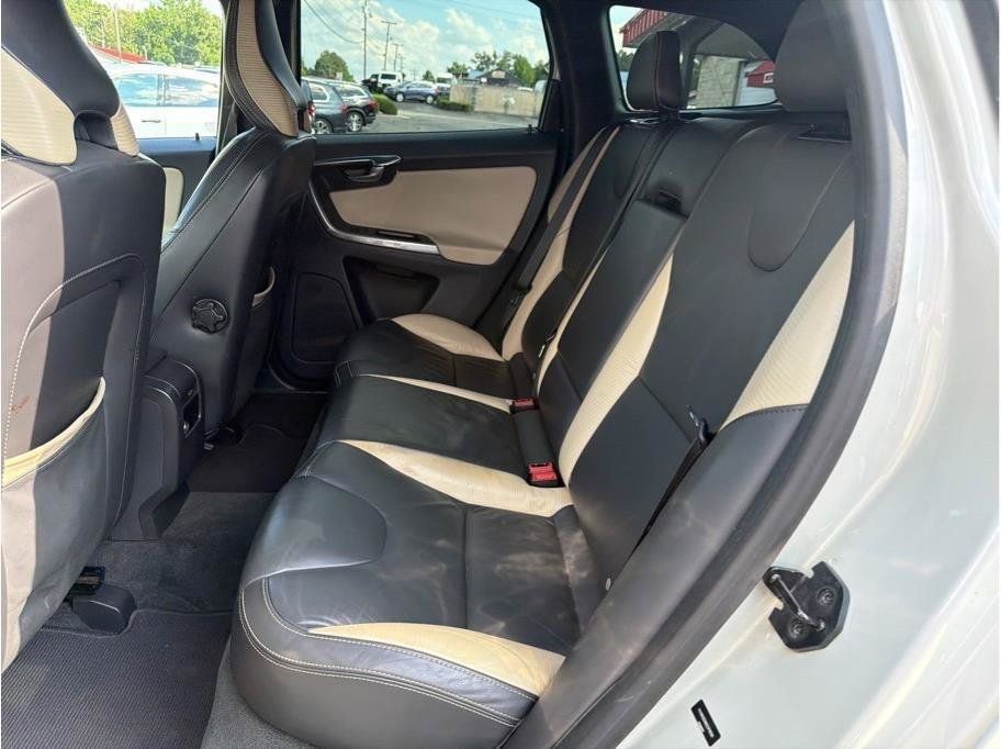 Used 2013 Volvo XC60 T6 AWD/4WD image 12