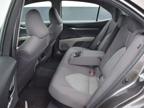 Used 2021 Toyota Camry LE image 12