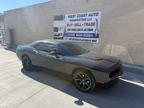 Used 2019 Dodge Challenger SXT w/ Blacktop Package RWD image 2