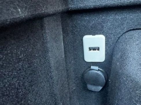 Used 2012 Chevrolet Avalanche LTZ AWD/4WD image 27