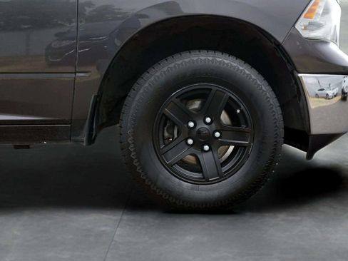Used 2017 RAM 1500 Classic SLT AWD/4WD image 9