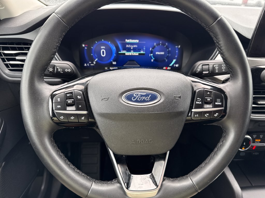 Used 2022 Ford Escape Titanium w/ Class II Trailer Tow Package AWD/4WD image 11