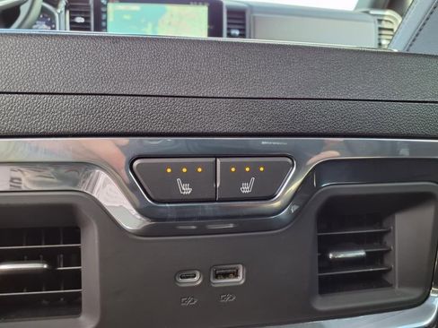 Used 2024 Chevrolet Silverado 1500 High Country w/ High Country Premium Package image 18