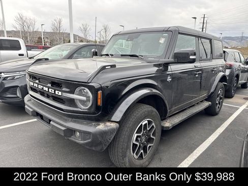 Used 2022 Ford Bronco Outer Banks image 2