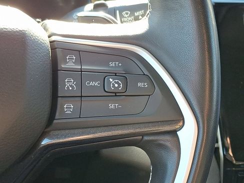 Used 2021 Jeep Grand Cherokee L Laredo w/ Luxury Tech Group I image 31