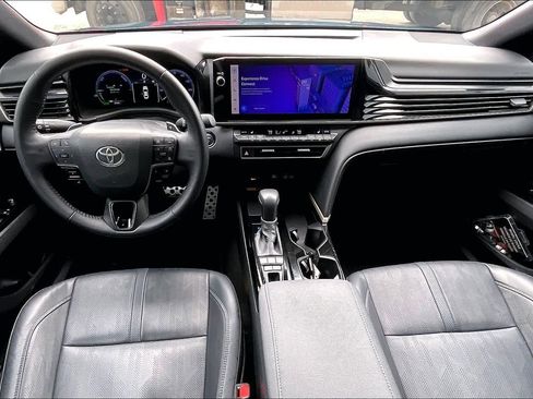 Used 2025 Toyota Camry XSE FWD image 14