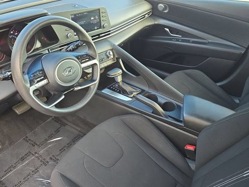 Used 2022 Hyundai Elantra SEL FWD image 30