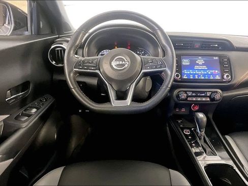 Used 2024 Nissan Kicks SR w/ SR Premium Package FWD image 6
