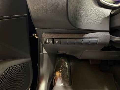 Used 2019 Toyota Corolla XSE FWD image 13