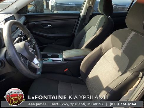 Used 2025 Nissan Sentra SV image 9