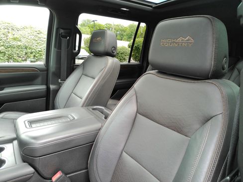 Certified 2023 Chevrolet Suburban High Country AWD/4WD image 11