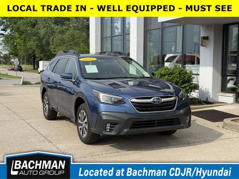 Used 2022 Subaru Outback Premium AWD/4WD image 1