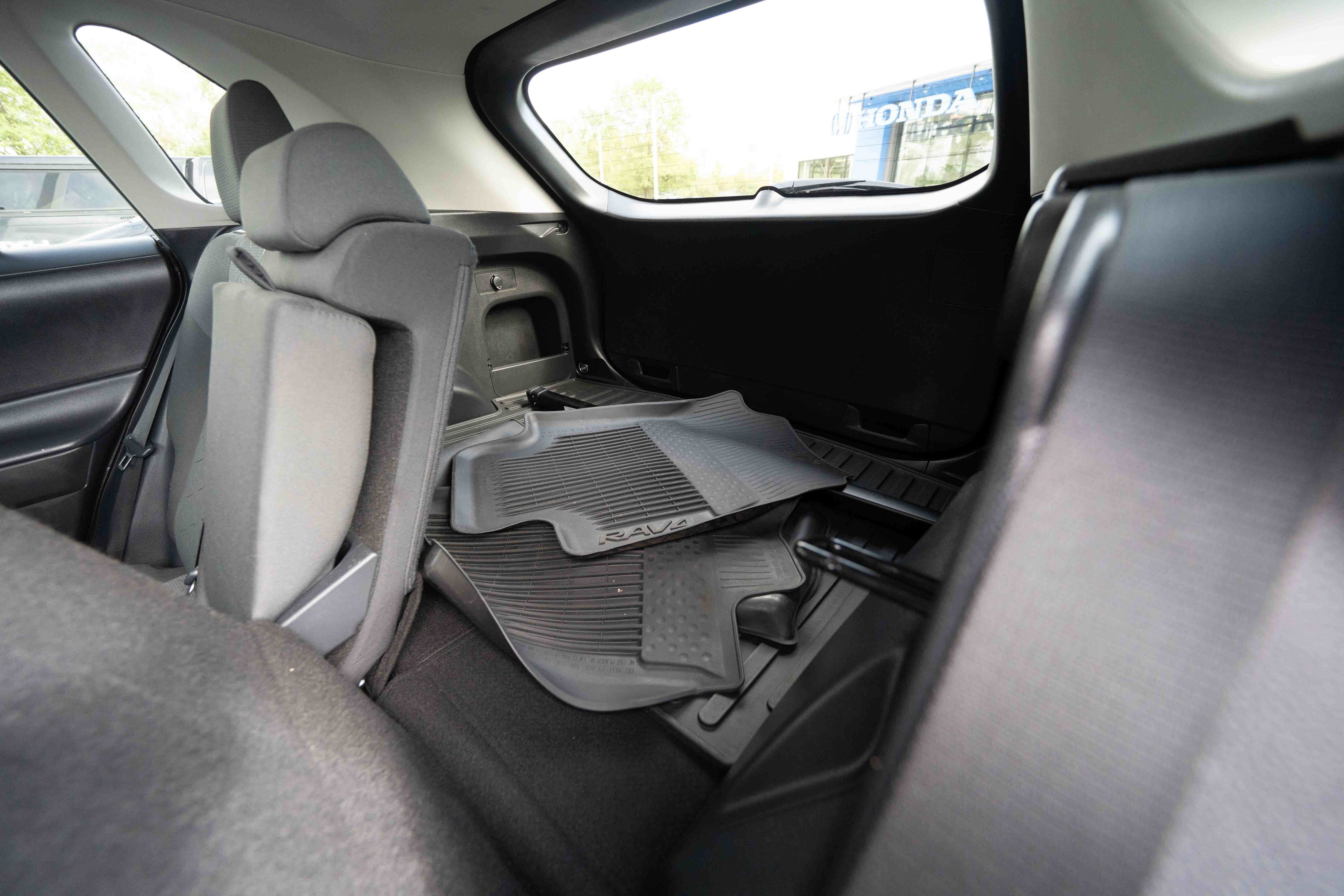 Used 2025 Toyota RAV4 XLE w/ Convenience Package AWD/4WD image 24
