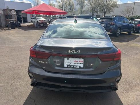 Used 2023 Kia Forte LXS image 4